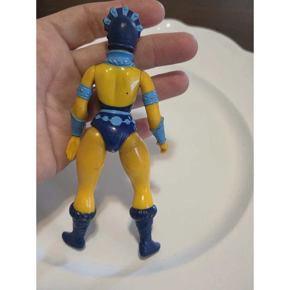 Masters Of The Universe Vintage Evil-Lyn MOTU Loose Action Figure Mattel 1983